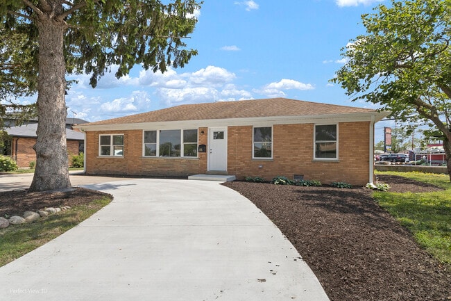 Building Photo - 8331 W Gunnison St Rental