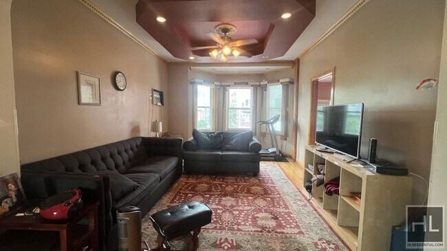 Photo - 619 E 7th St Unidad 2