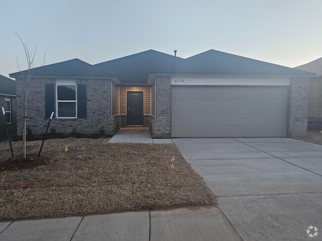 Building Photo - New 3 bedroom 2 bath home in Edmond schools