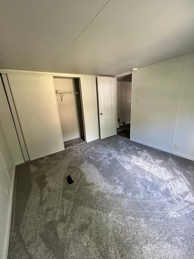 Photo - Three bedroom trailer