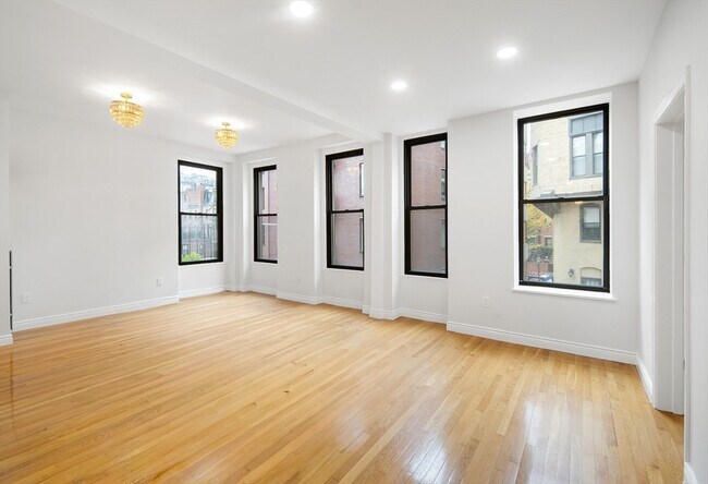 Building Photo - 4 Charlesgate E Unit 201