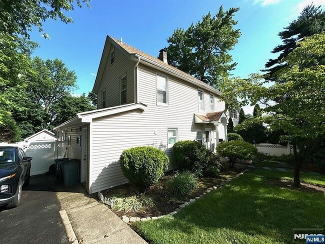 Photo - 126 Irving St