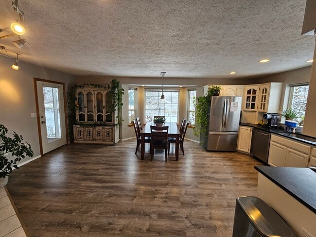 Photo - Beautiful Home in the Valley