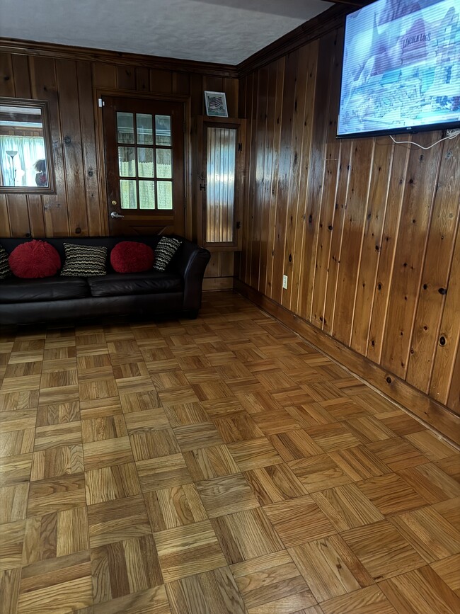 1503 Westbury Dr - Furnished House