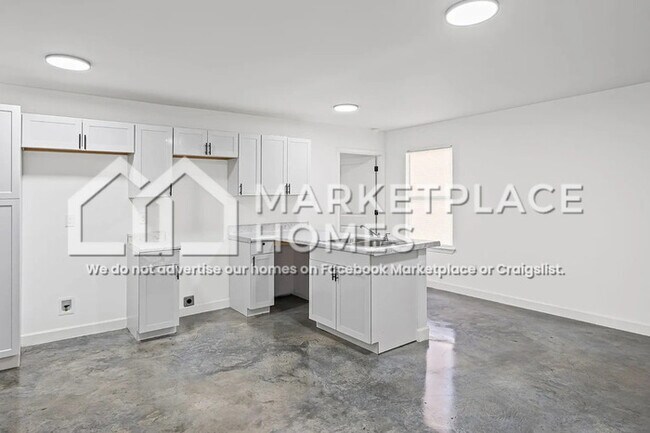 Photo - 1373 Cooper St