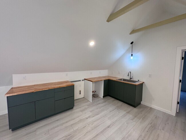 Photo - Unicorn Unit