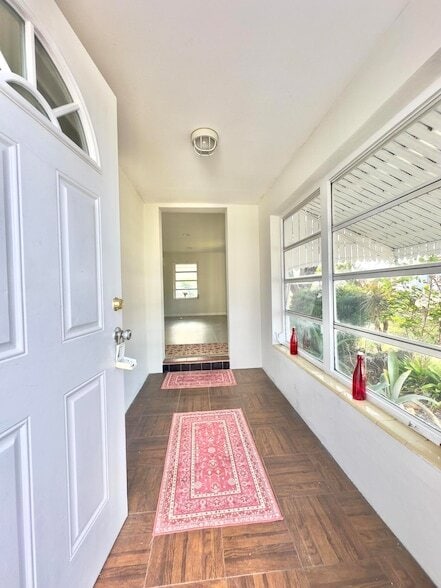 Photo - 422 N Broadway