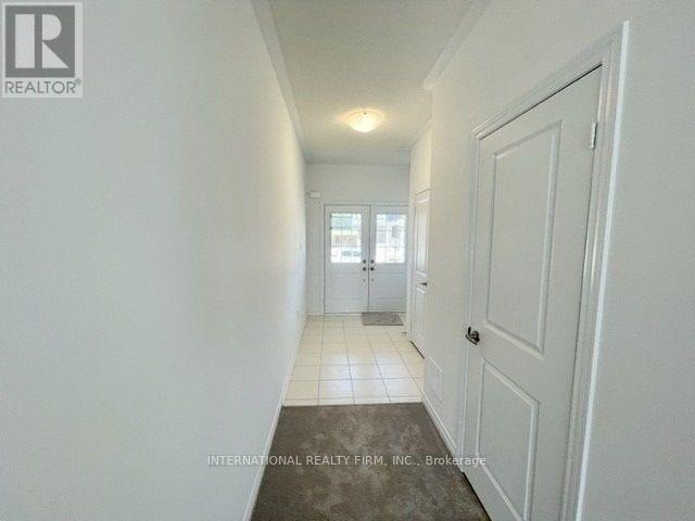 Photo - 240 Ridley Cres