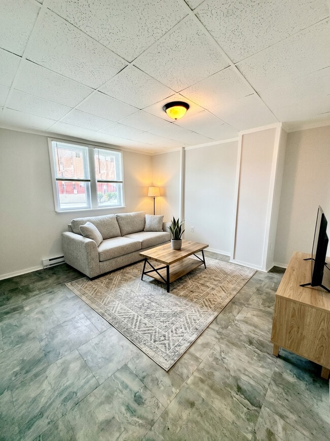 Building Photo - 3411 Frankford Ave Unit 1