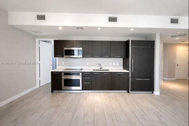 Photo - 45 SW 9th St Unidad 1208