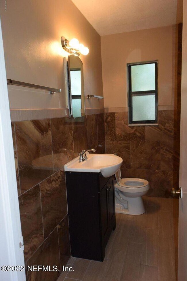 Photo - 1728 Naldo Ave