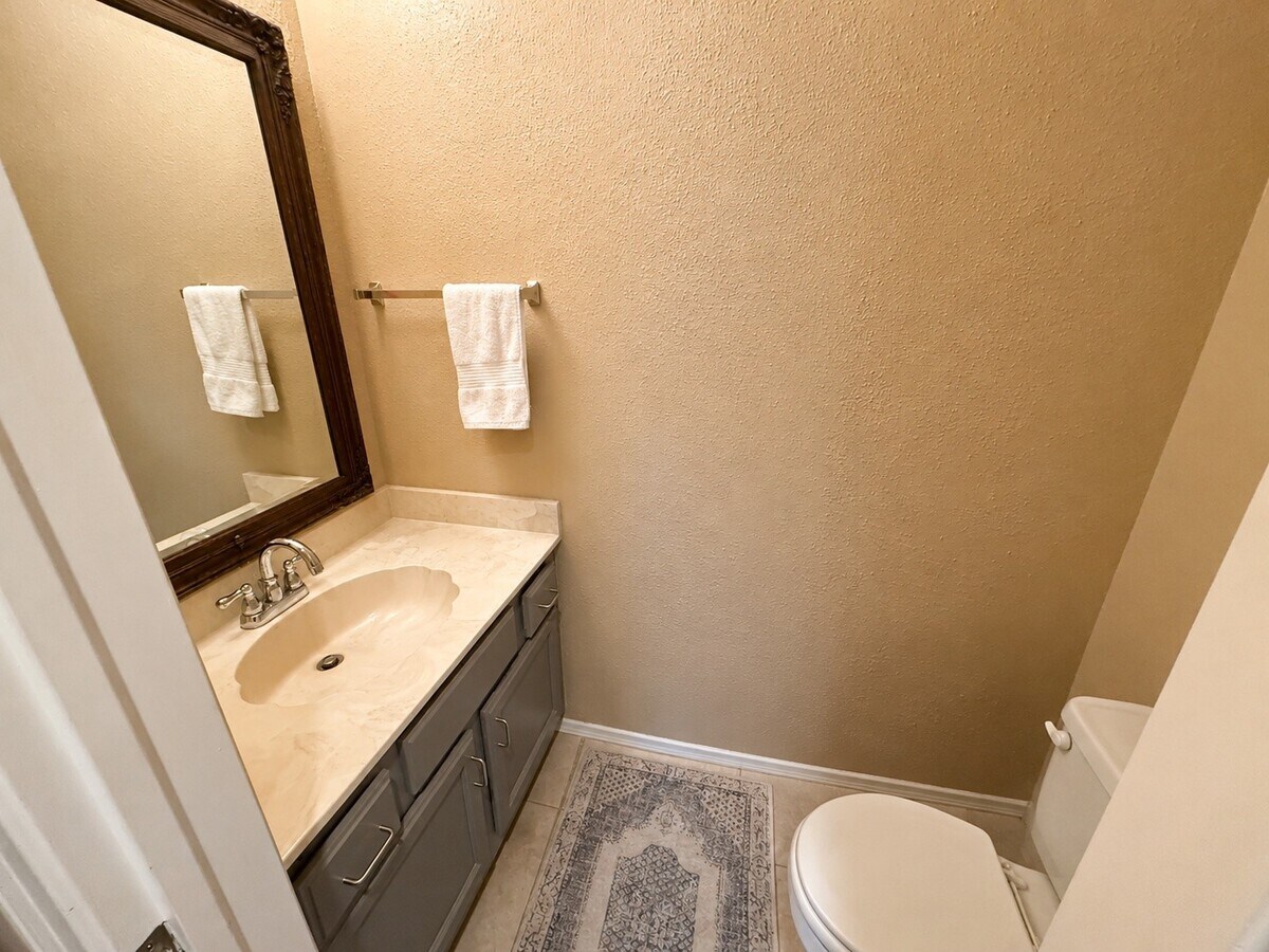 Photo - 17659 Red Oak Dr Unit 7659
