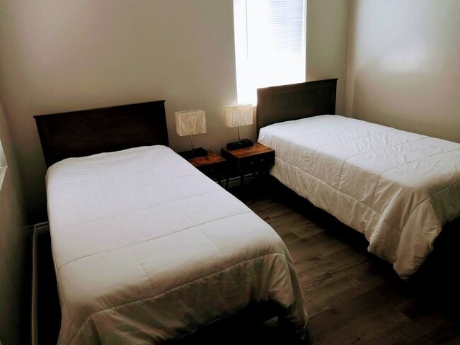 Photo - 1530 W 28th St