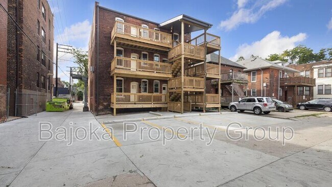 Photo - 632 Prentis St