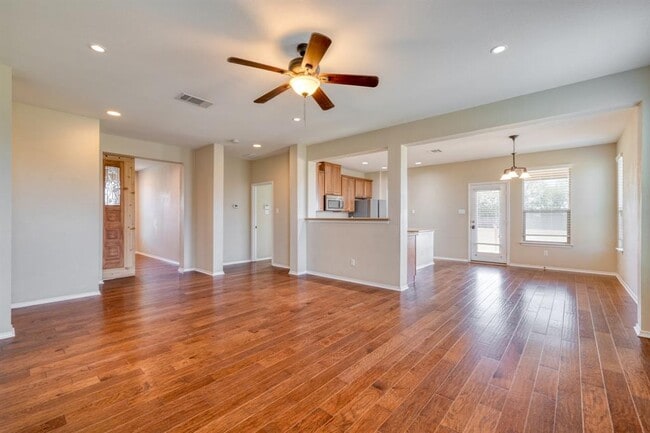 Photo - 117 Brittany Ln