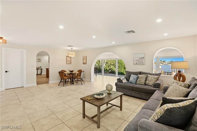 Building Photo - 339 Landmark St