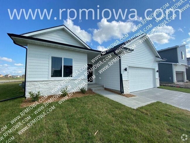 Building Photo - 740 SE Drumlin Dr Rental