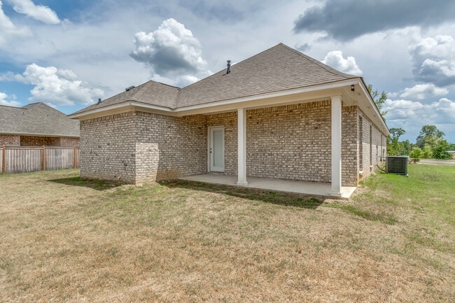 Photo - 867 Long Leaf Cir