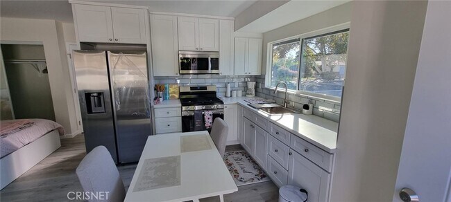 Photo - 7672 Penfield Ave