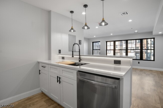 Building Photo - 479 15th Ave