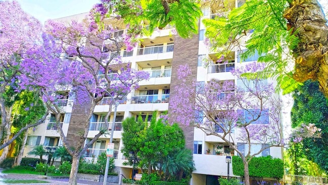 Building Photo - 441 N Oakhurst Dr Unit 301 Rental