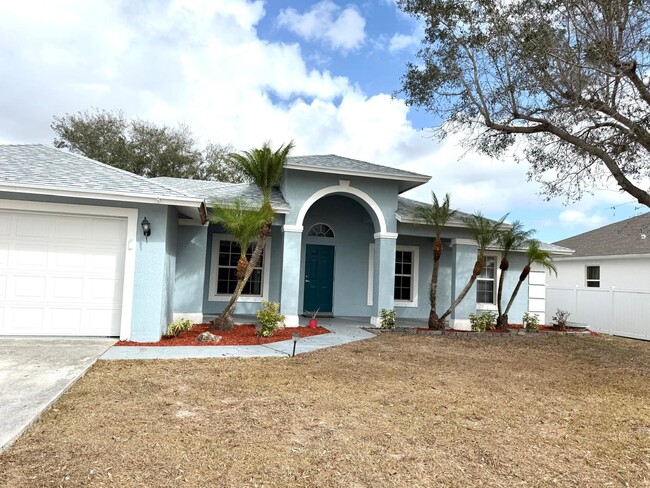 Building Photo - 549 SW Prater Ave