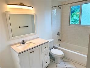 Photo - 1255 NE 128th St