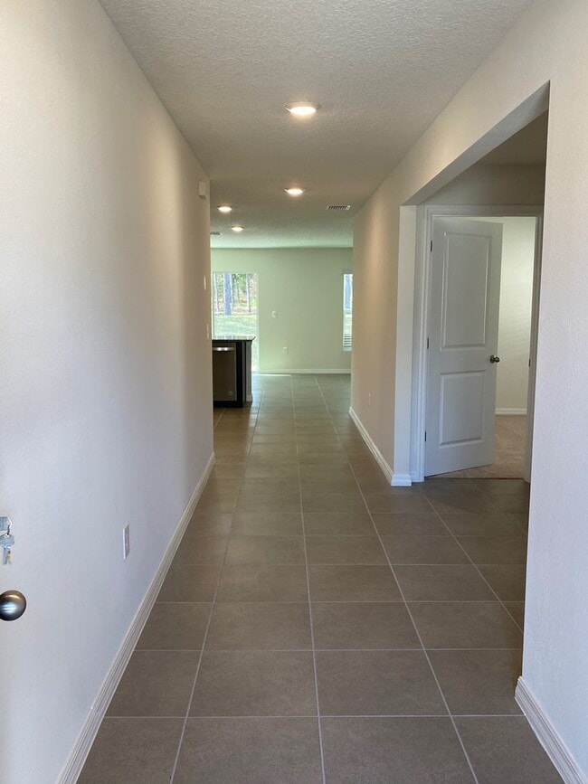 Photo - Desirable Lake Diamond Subdivision 3/2/2 **Won't Last**