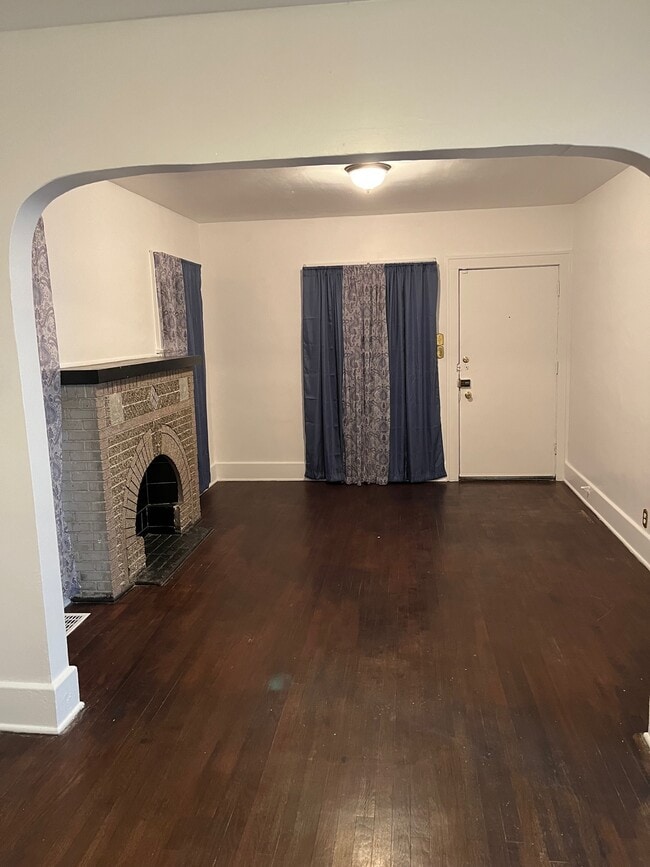 Photo - 518 W Earle Ave