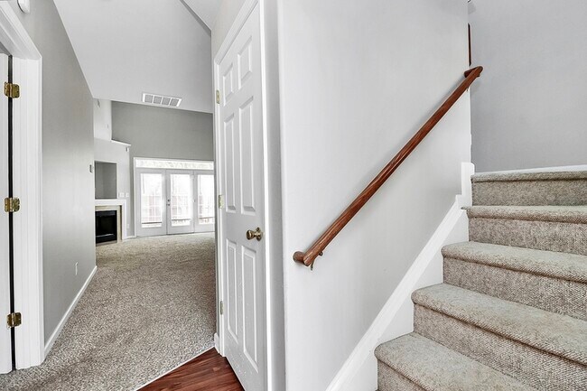 Photo - 141 Ross Moore Ave