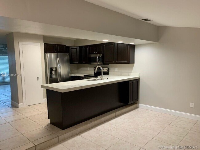 Photo - 1523 NE 51st St