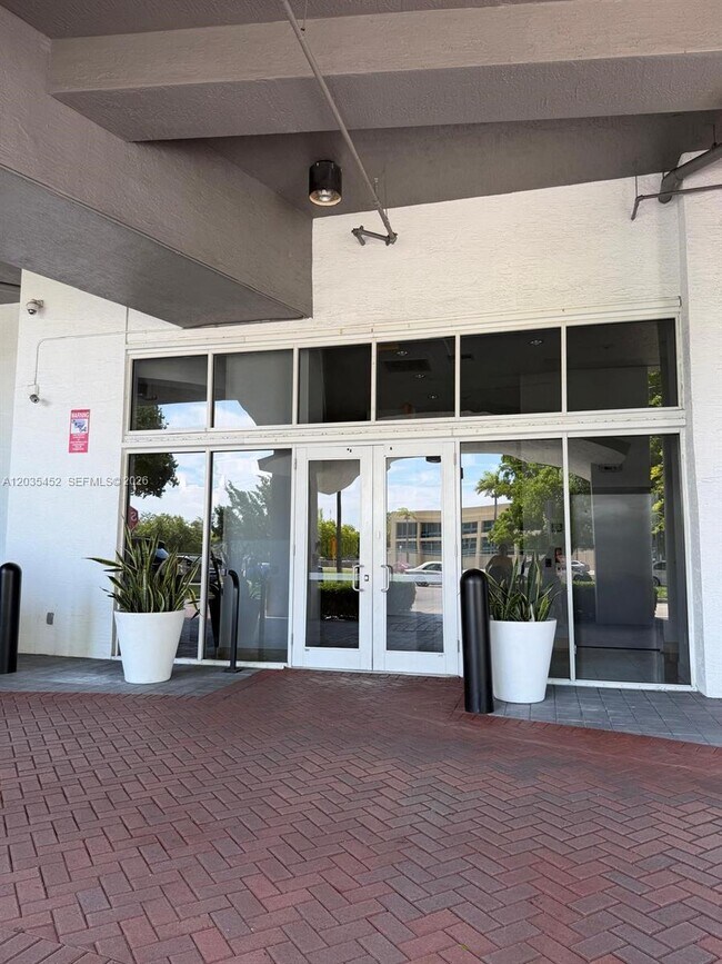 Photo - 1 Glen Royal Pkwy Unidad 1006