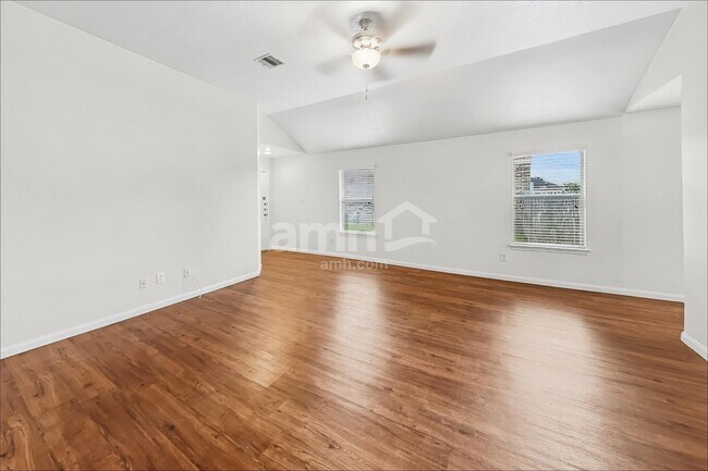 Photo - 3934 Hawthorn Glen Ct
