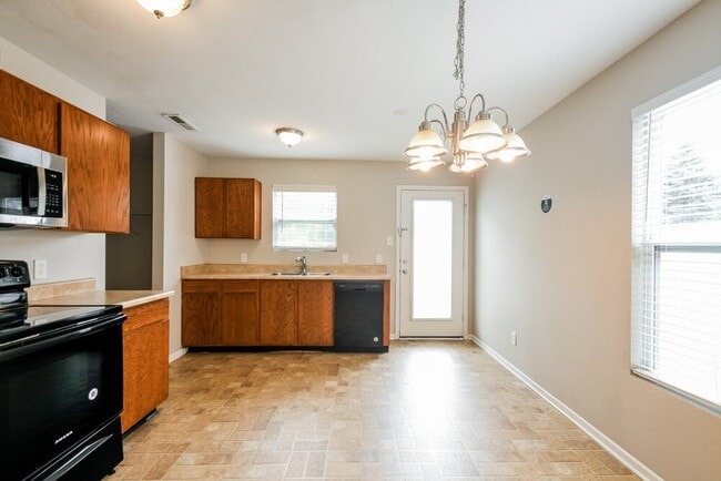 Photo - 8039 Bach Dr