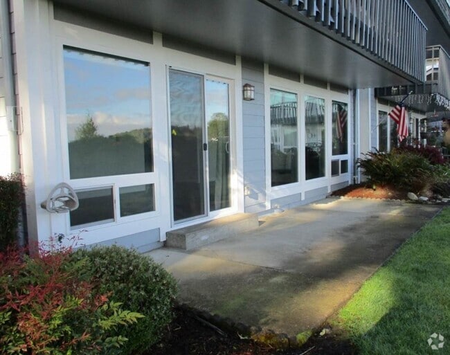 Building Photo - 2 Bedroom, 2 bathroom Northview Terrace Co... Rental
