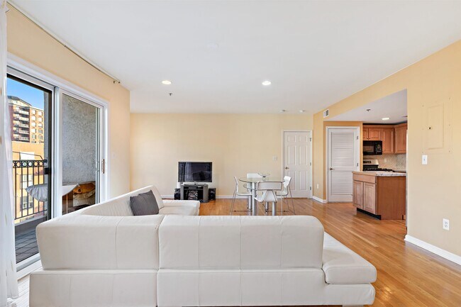 Photo - 77 Jefferson St Unidad 8