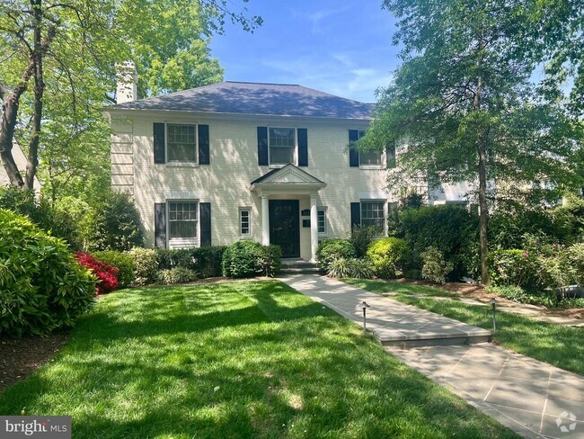 Building Photo - 3631 Tilden St NW Rental