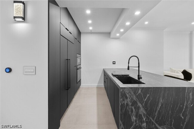 Photo - 23191 Fashion Dr Unit 8106