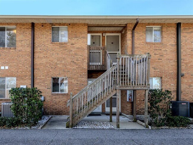 217 Airport Ave W Unit 216