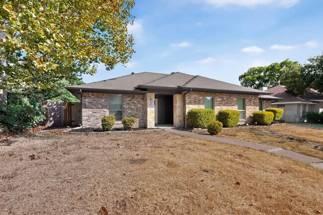 802 Sandy Trail Dr