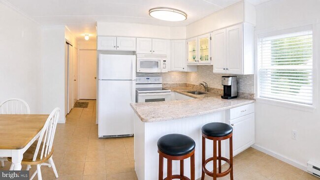 Photo - 9 138th St Unit 208