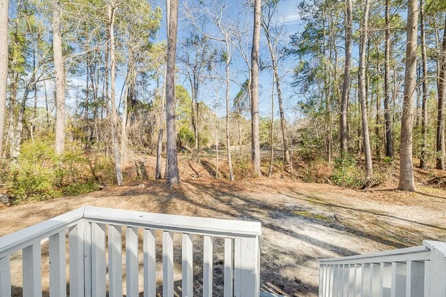 Photo - Charming 2BR Duplex with Spacious Yard in Springfield