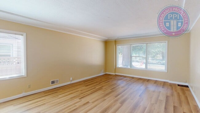 Photo - 4771 N Willamette Blvd