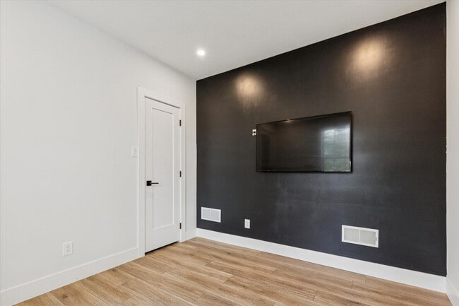 Photo - Stunning Renovated 5-Bedroom Exton Home – 6-Month Lease, Gourmet Kitchen & Walkout Basement