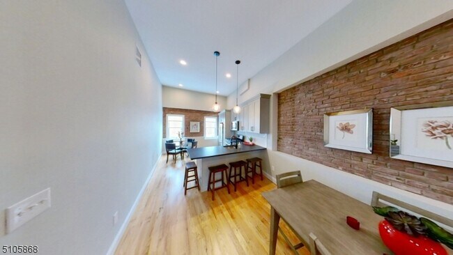 Photo - 82 Elm St Unit 3R