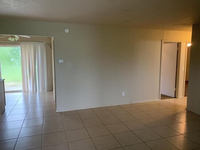 Photo - 717 NE 37th St House