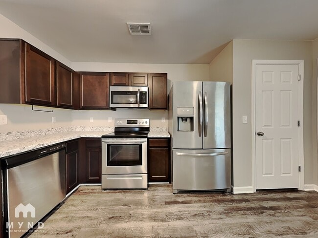 Photo - 816 The Heights Ln