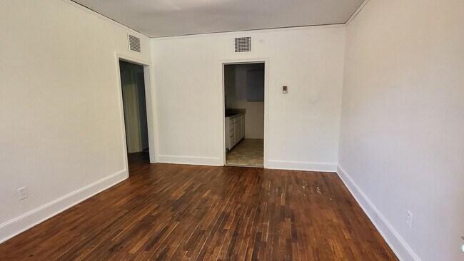 Photo - 6 Woodlawn Ct