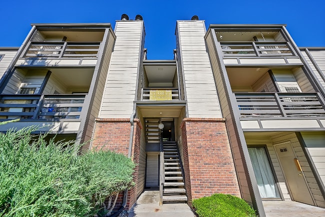 Photo - 539 Wright St Unit 201