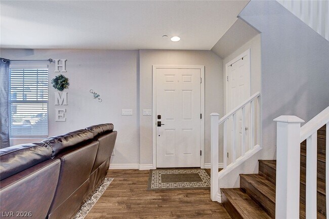 Photo - 1045 Spotted Saddle St